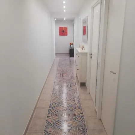 4 Dormitorios Y Terraza, Santiago De Compostela Appartement *